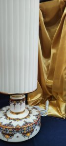 مصباح مزخرف من السيراميك