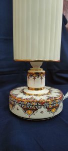 مصباح مزخرف من السيراميك